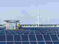 energy_wechselrichter_solar_windkraft_gettyimages-522921291_2000x1500.jpg