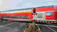 railway_bahnuebergang_zug_2000x1125.jpg
