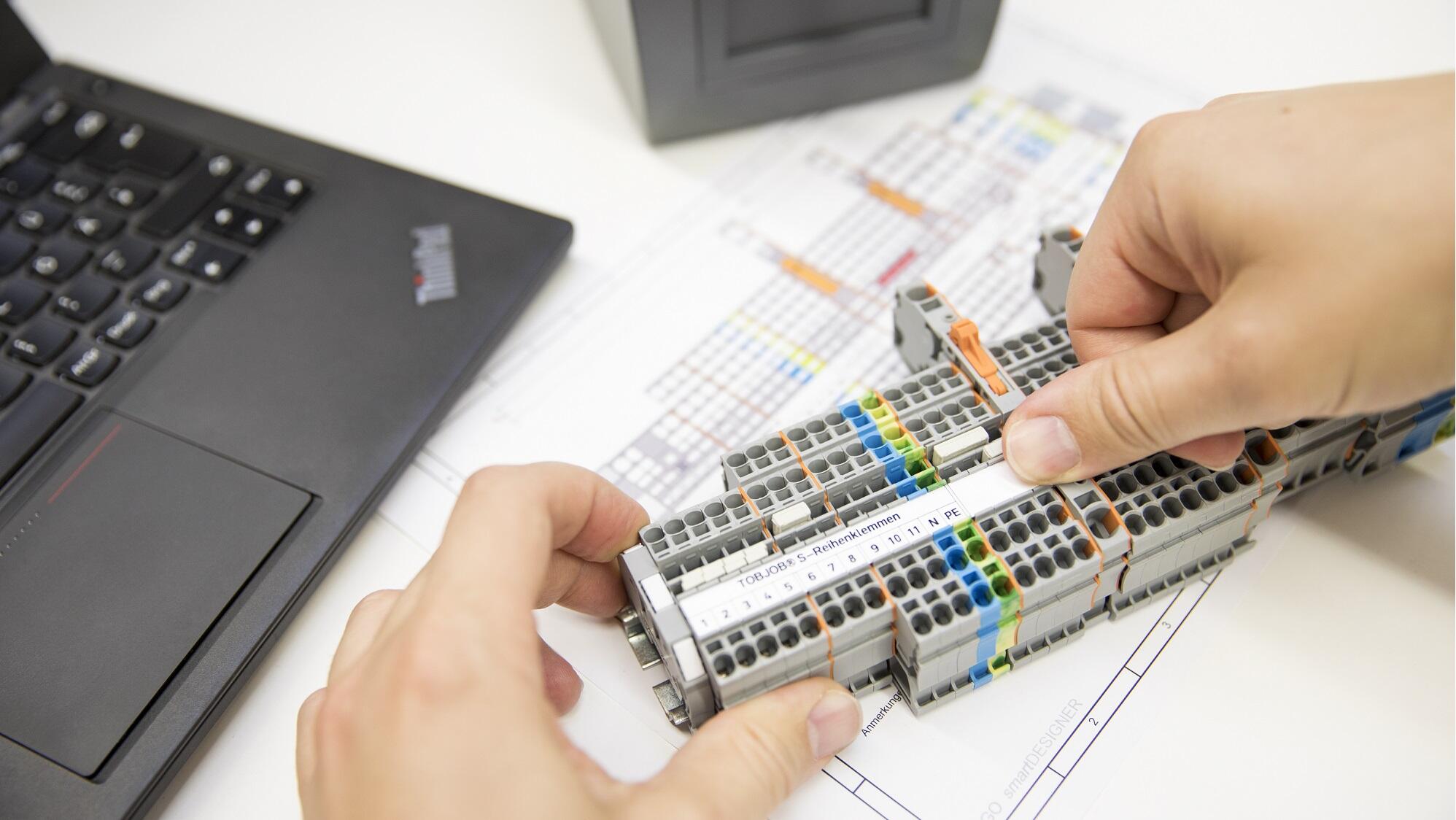 Wago Smart Script Projektierung mit smartDESIGNER | WAGO AT