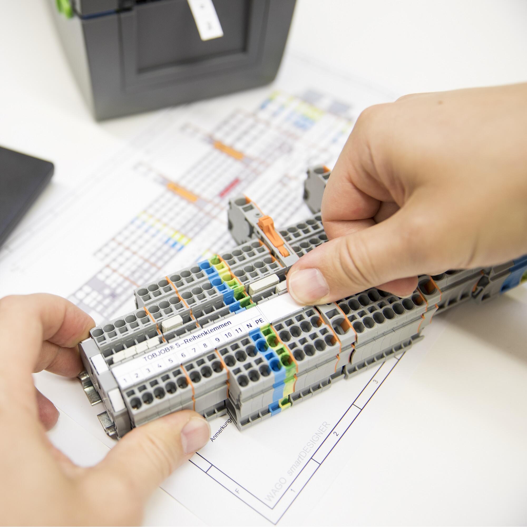 Wago Connection Module Electrical Interconnect – Easy, Safe, Maintenance-Free | WAGO USA