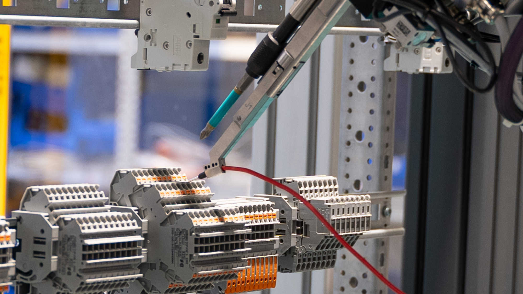 Wire Bot Modular Robotic Stations for Control Cabinet Manufacturing | WAGO