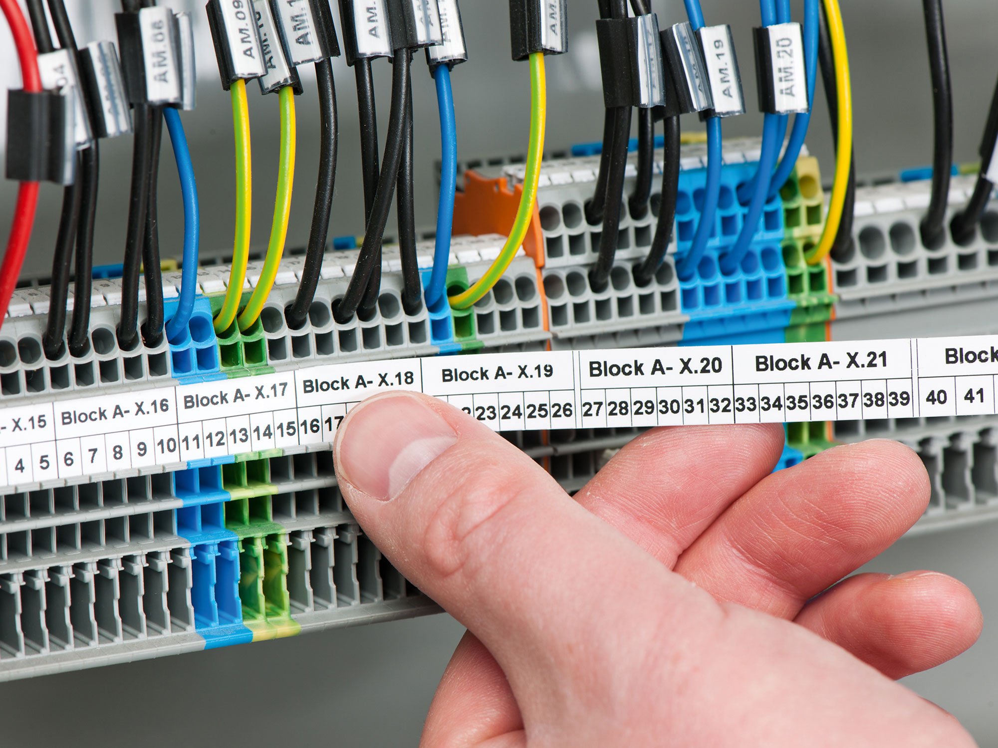 Tips and Responsibilities for Using Rail-Mount Terminal Blocks | WAGO